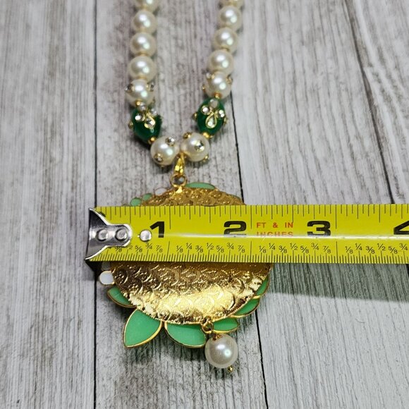 Fashion Costume Jewelry Green Gold White Pearls with Hook Back - Picture 9 of 9